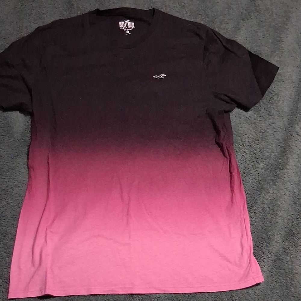 Hollister Men's Tee with Black to Pink Ombre